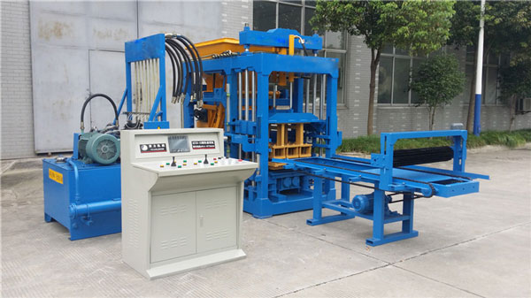 Block making machine