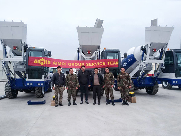 3.2cubic meter self loading mobile concrete mixer